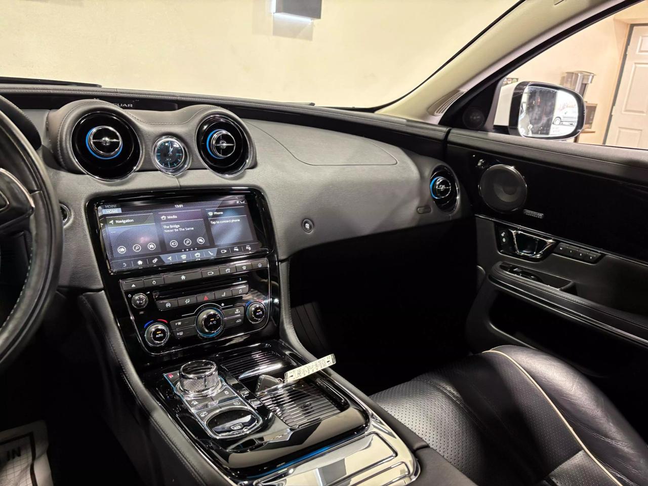 2019 Jaguar XJ Supercharged photo 20