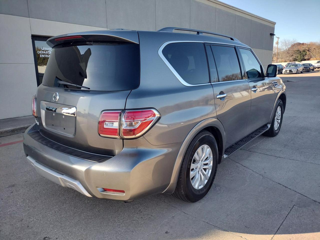 2017 Nissan Armada SV photo 15