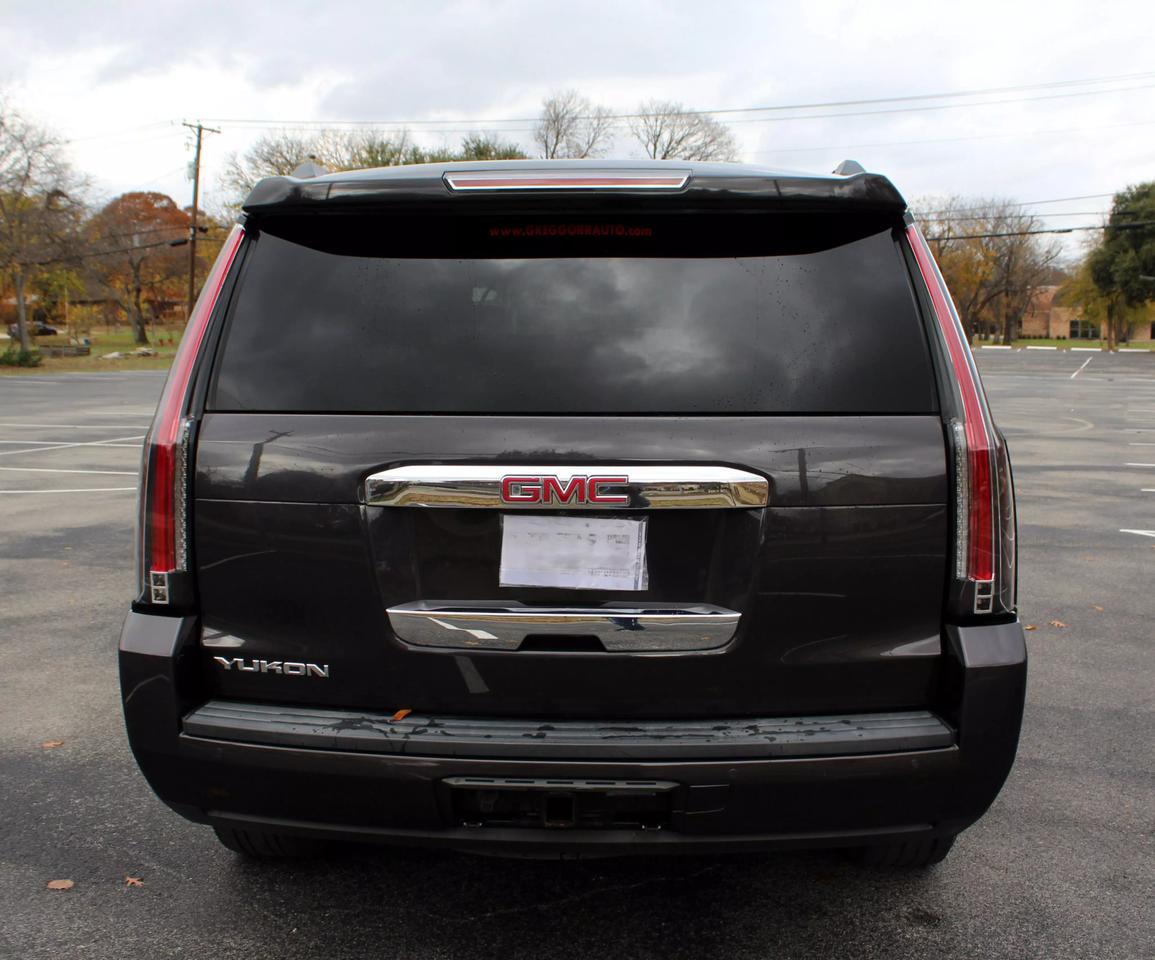 2016 GMC Yukon SLT photo 11