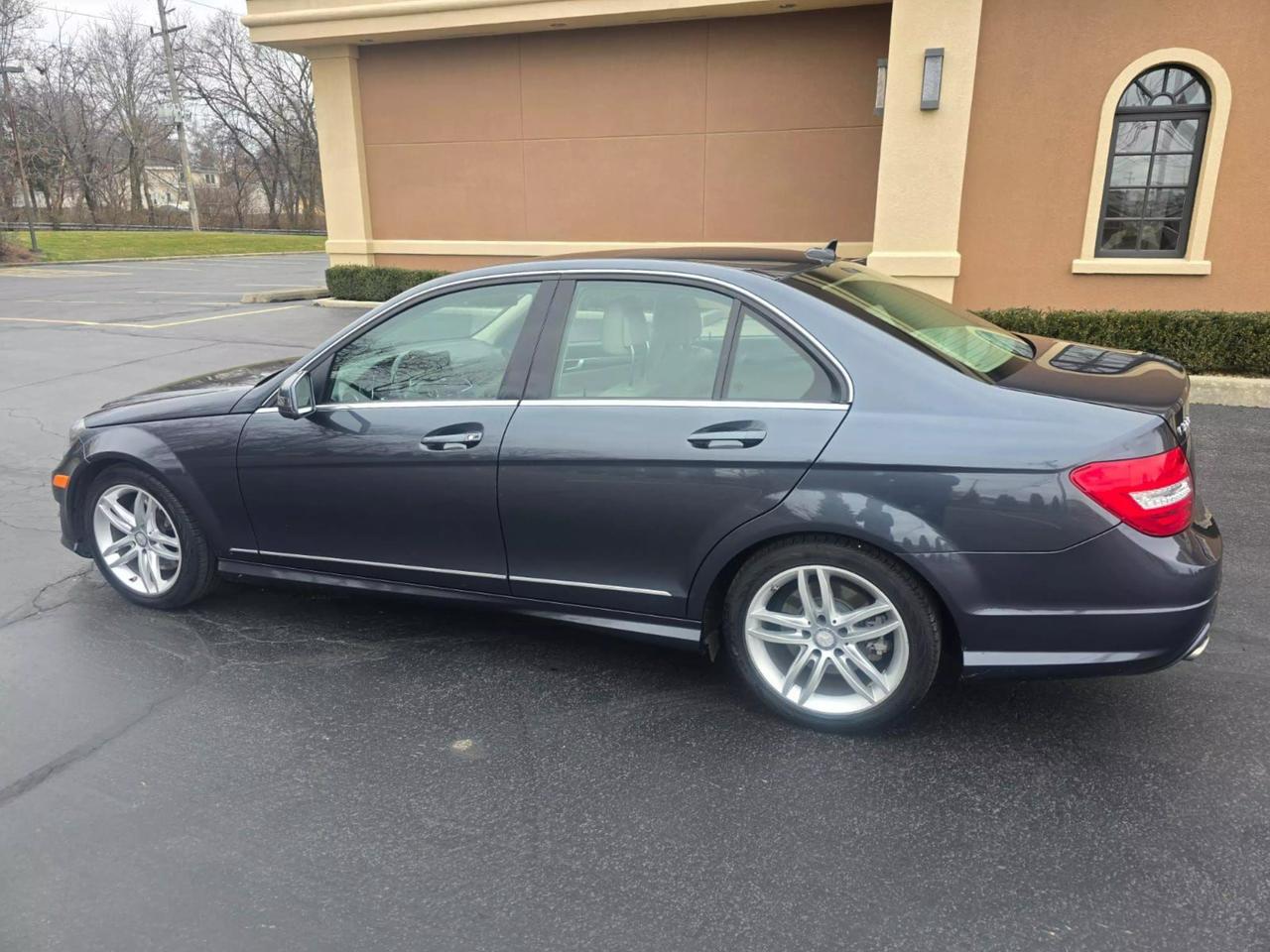 2014 Mercedes-Benz C-Class null photo 33