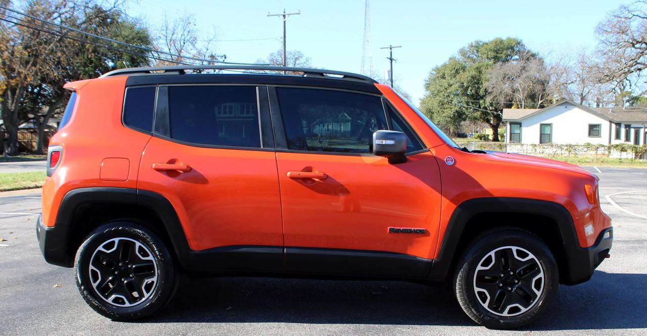 2016 Jeep Renegade Trailhawk photo 9