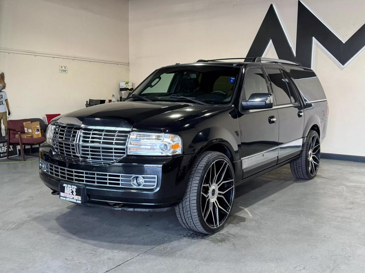 Lincoln Navigator's photo