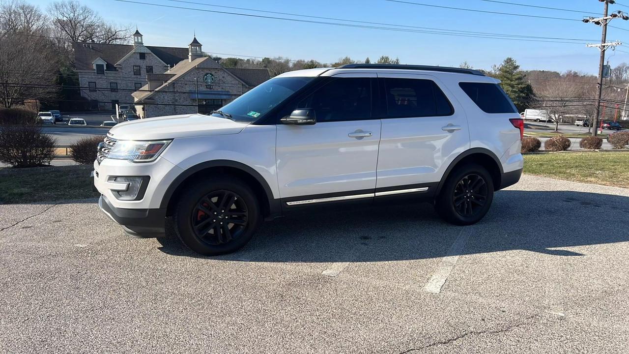 2017 Ford Explorer XLT photo 31