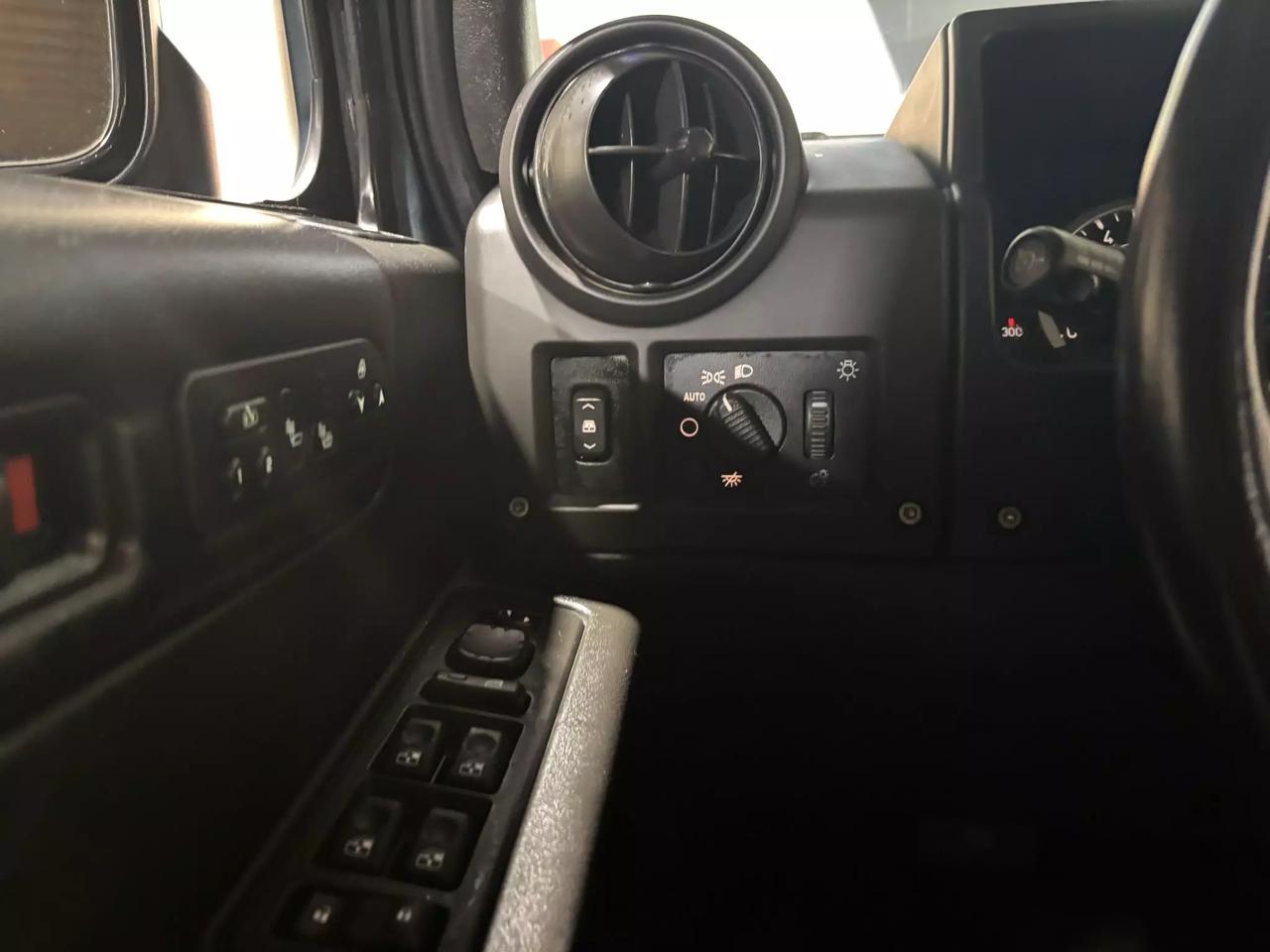 2006 Hummer H2 Base photo 22