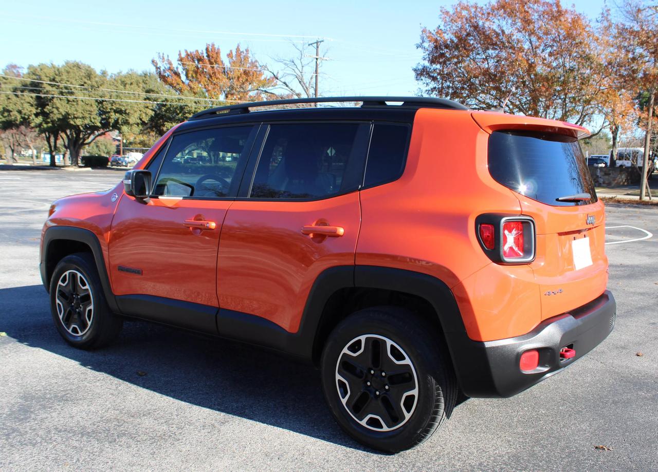 2016 Jeep Renegade Trailhawk photo 15