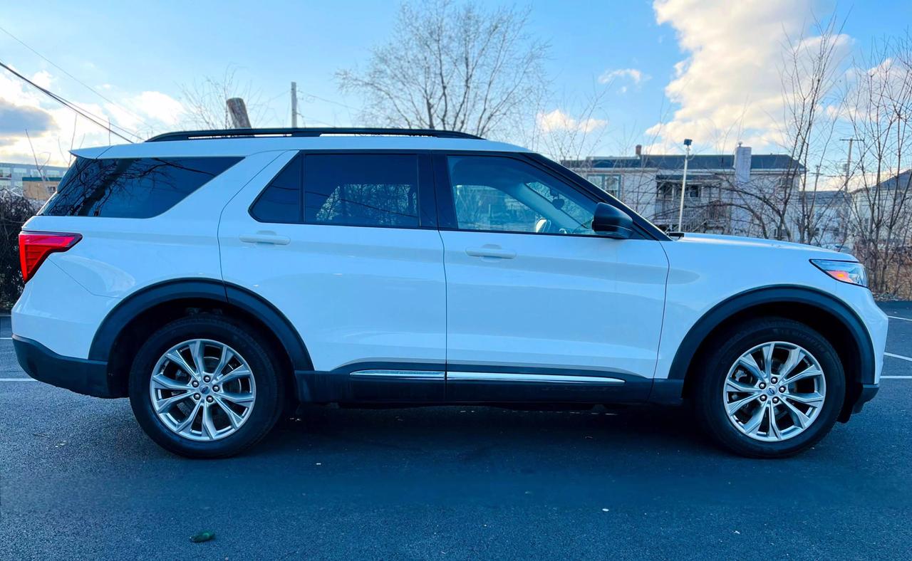 2020 Ford Explorer XLT photo 7