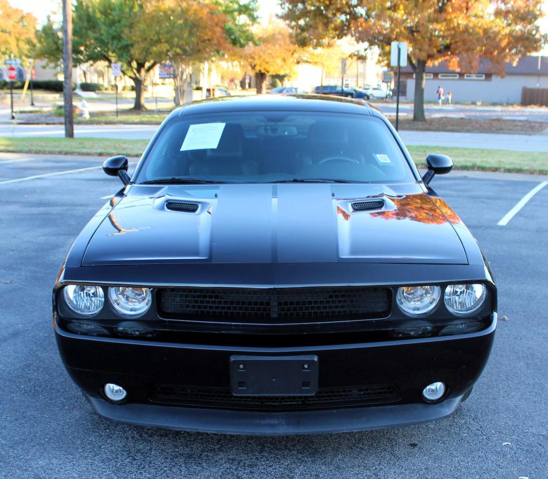 2014 Dodge Challenger SXT photo 3