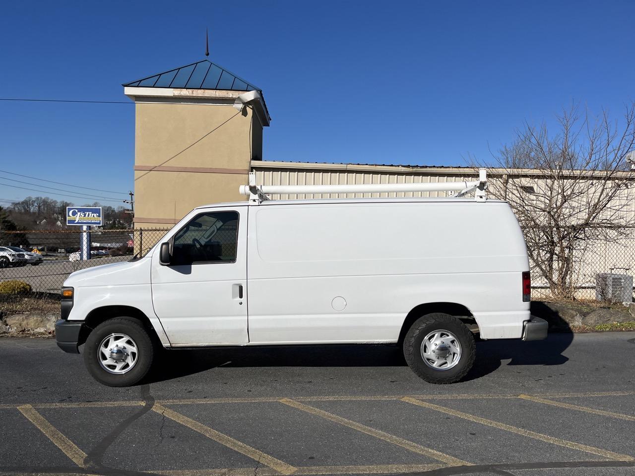 2011 Ford E-Series Econoline Van Commercial photo 9