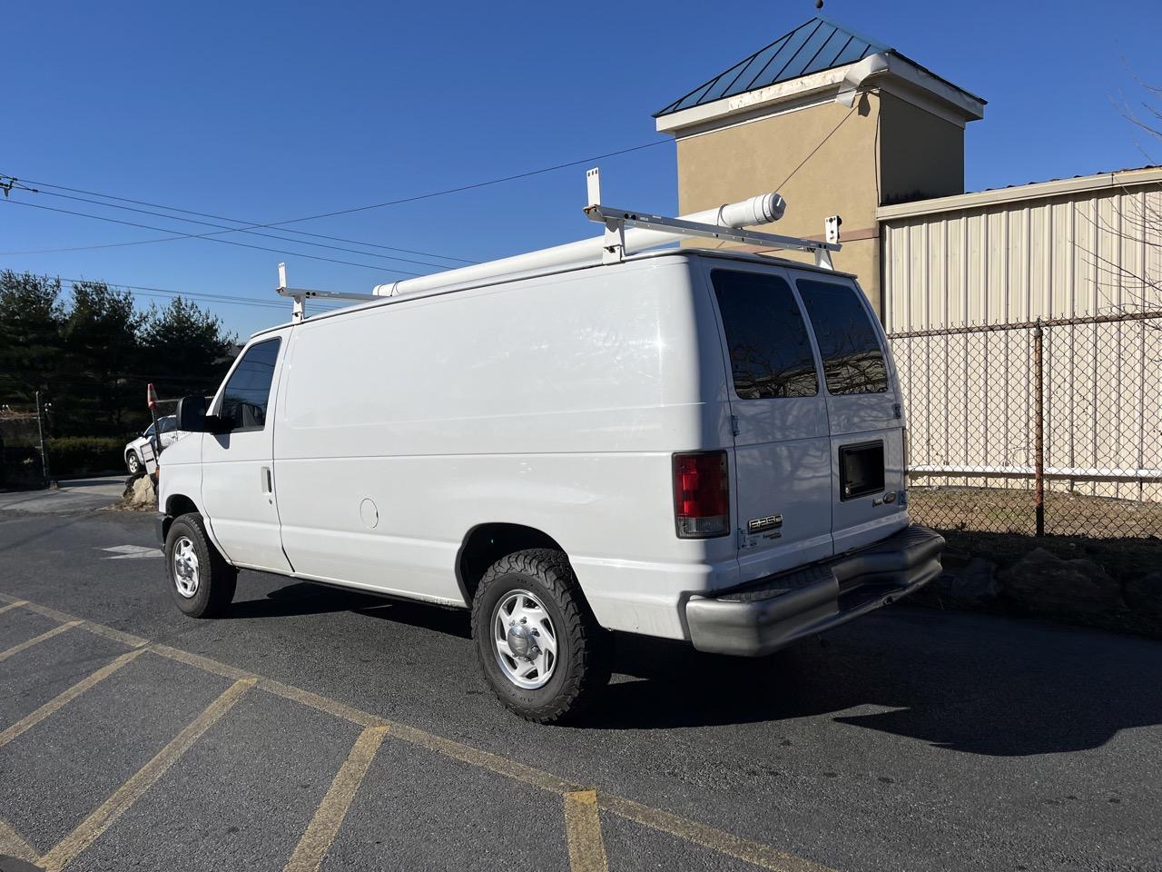 2011 Ford E-Series Econoline Van Commercial photo 41