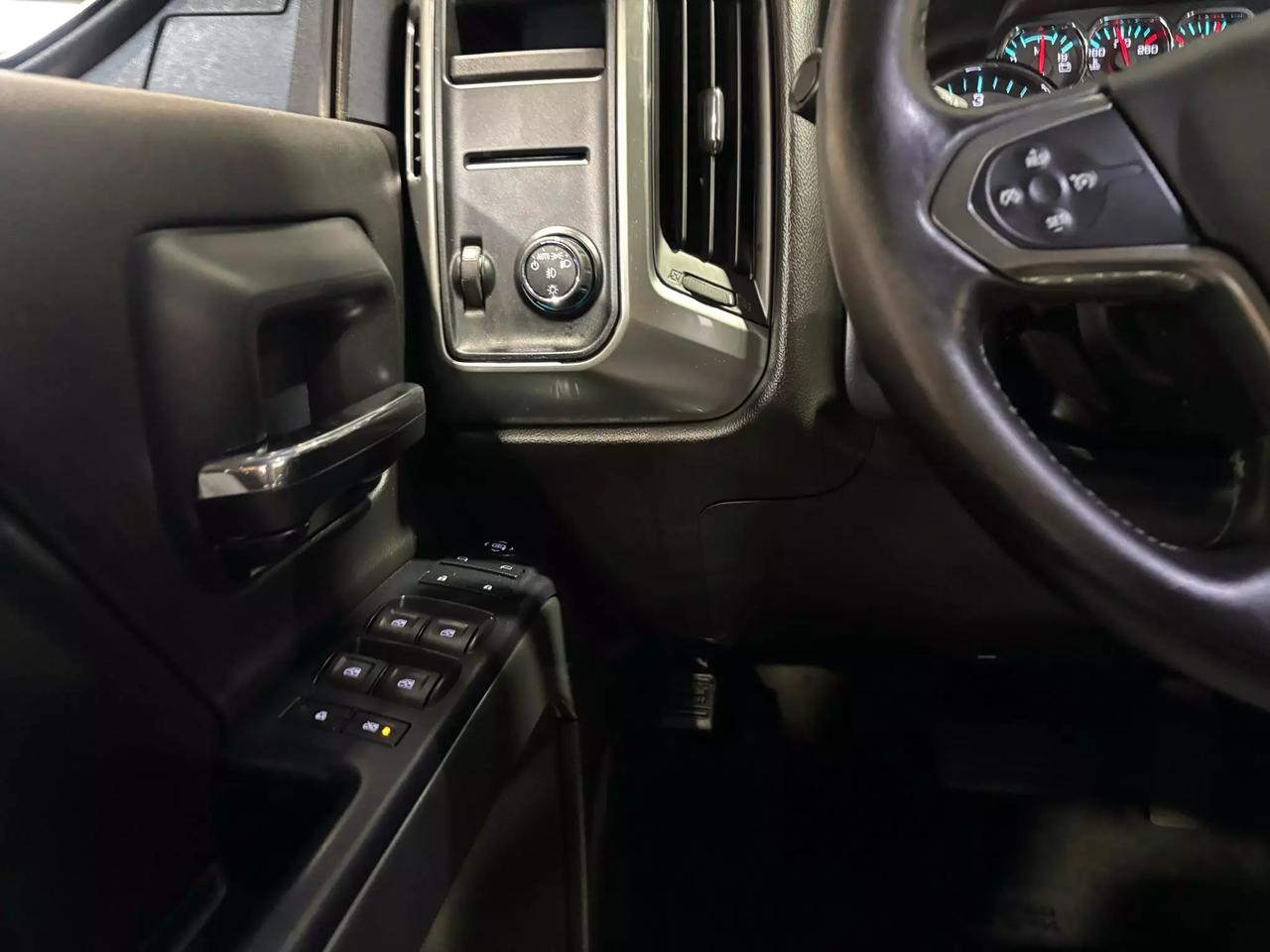 2014 Chevrolet Silverado 1500 LT photo 22