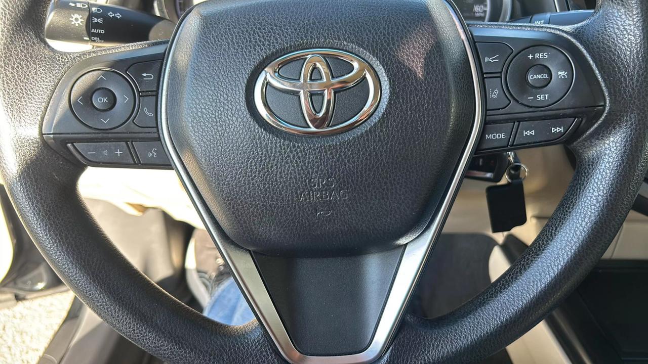 2018 Toyota Camry LE photo 95