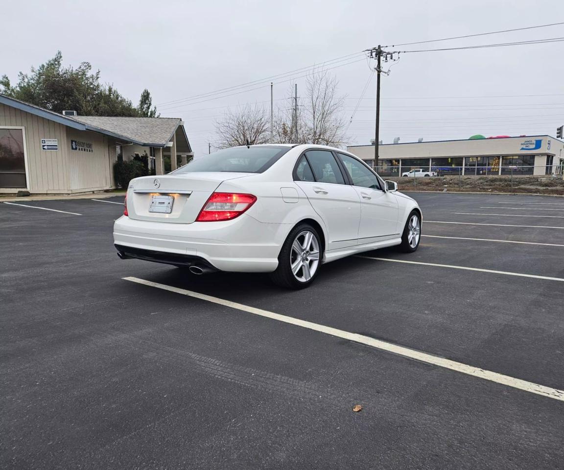 2010 Mercedes-Benz C-Class C300 Sport photo 17