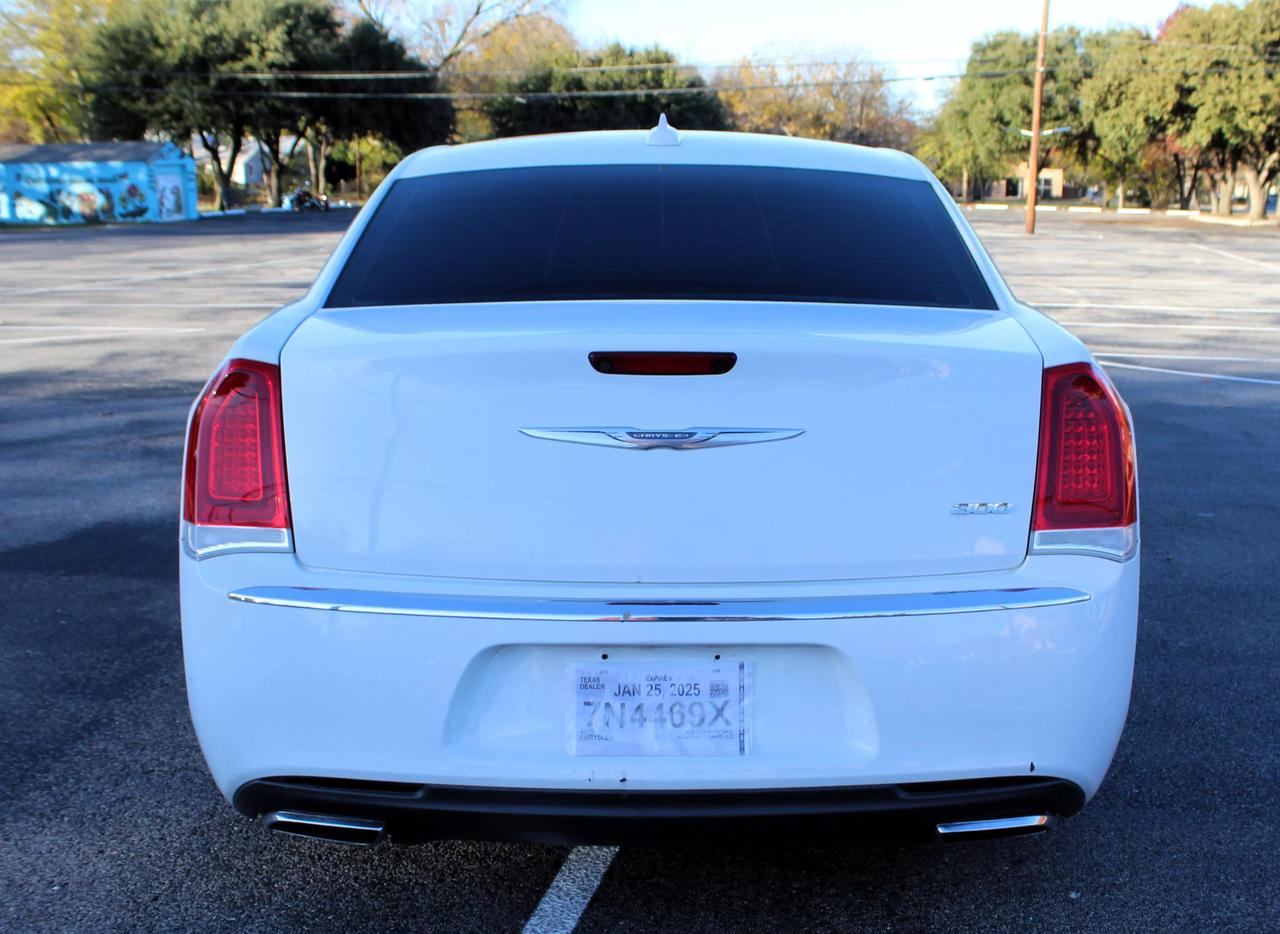 2016 Chrysler 300 Anniversary Package photo 11