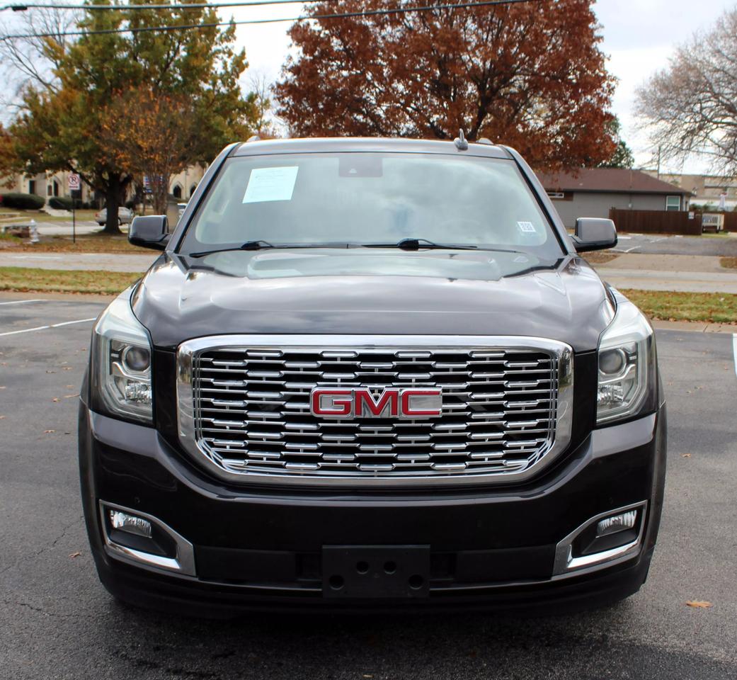 2016 GMC Yukon SLT photo 3