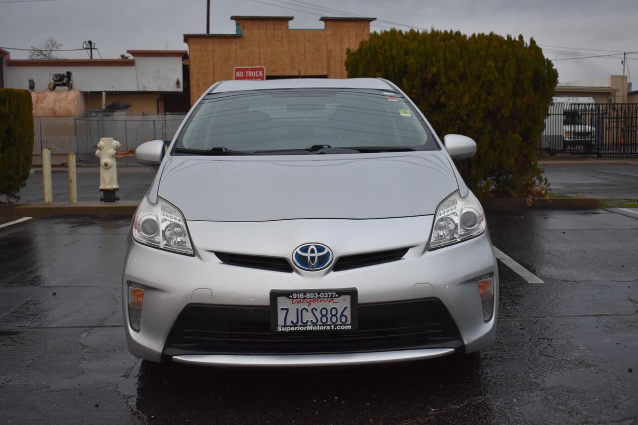 2015 Toyota Prius Two photo 3