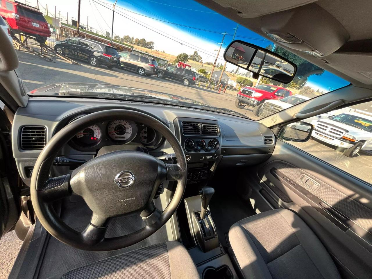 2004 Nissan Frontier XE photo 47