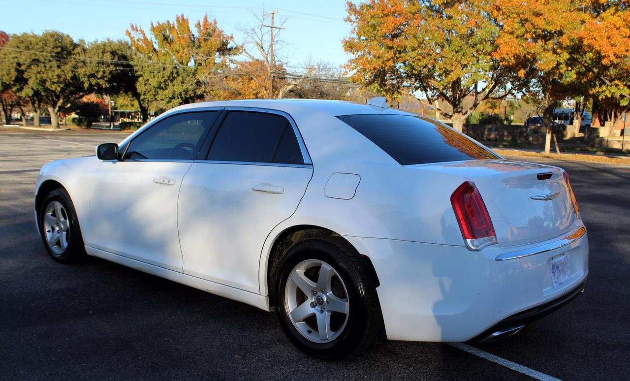 2016 Chrysler 300 Anniversary Package photo 13