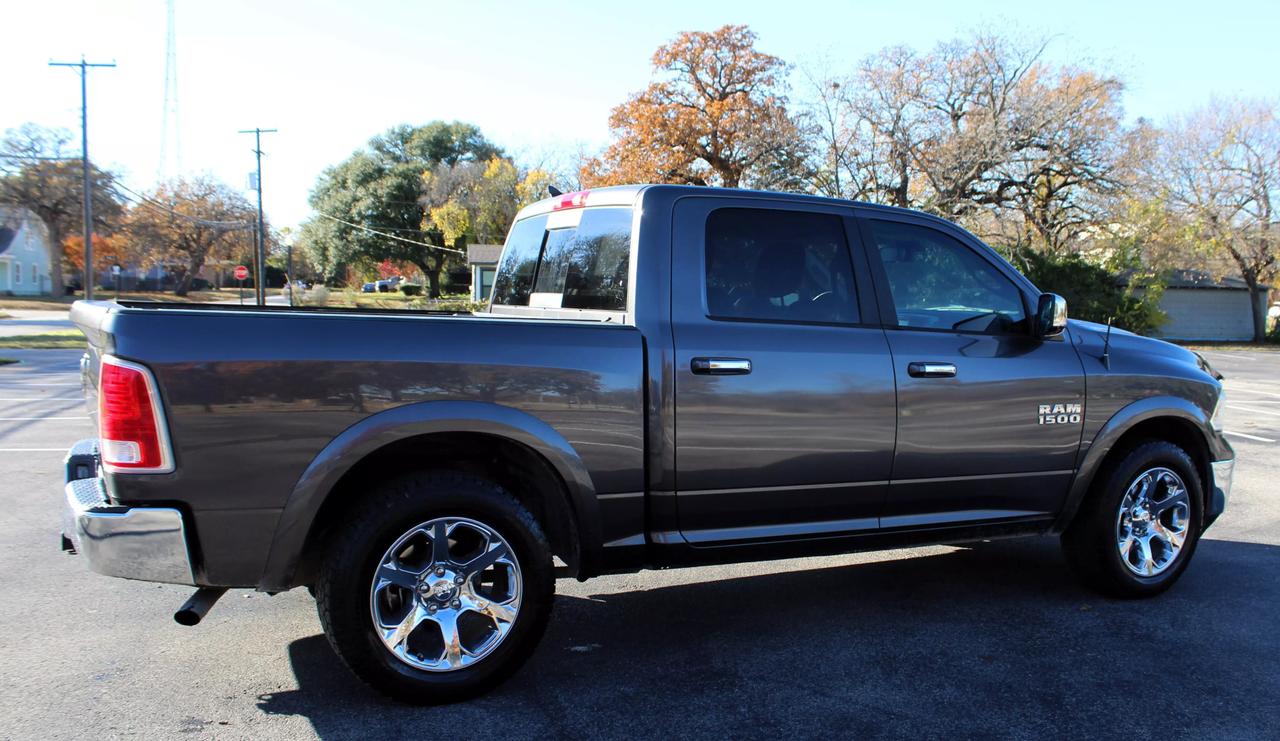 2017 RAM Ram 1500 Pickup Laramie photo 9