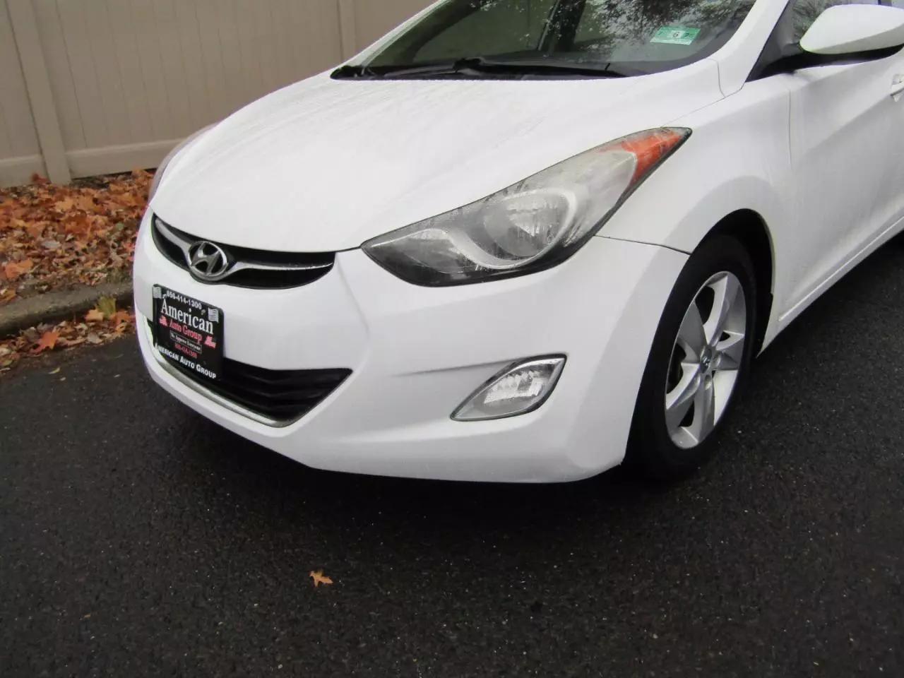 2013 Hyundai Elantra GLS photo 3