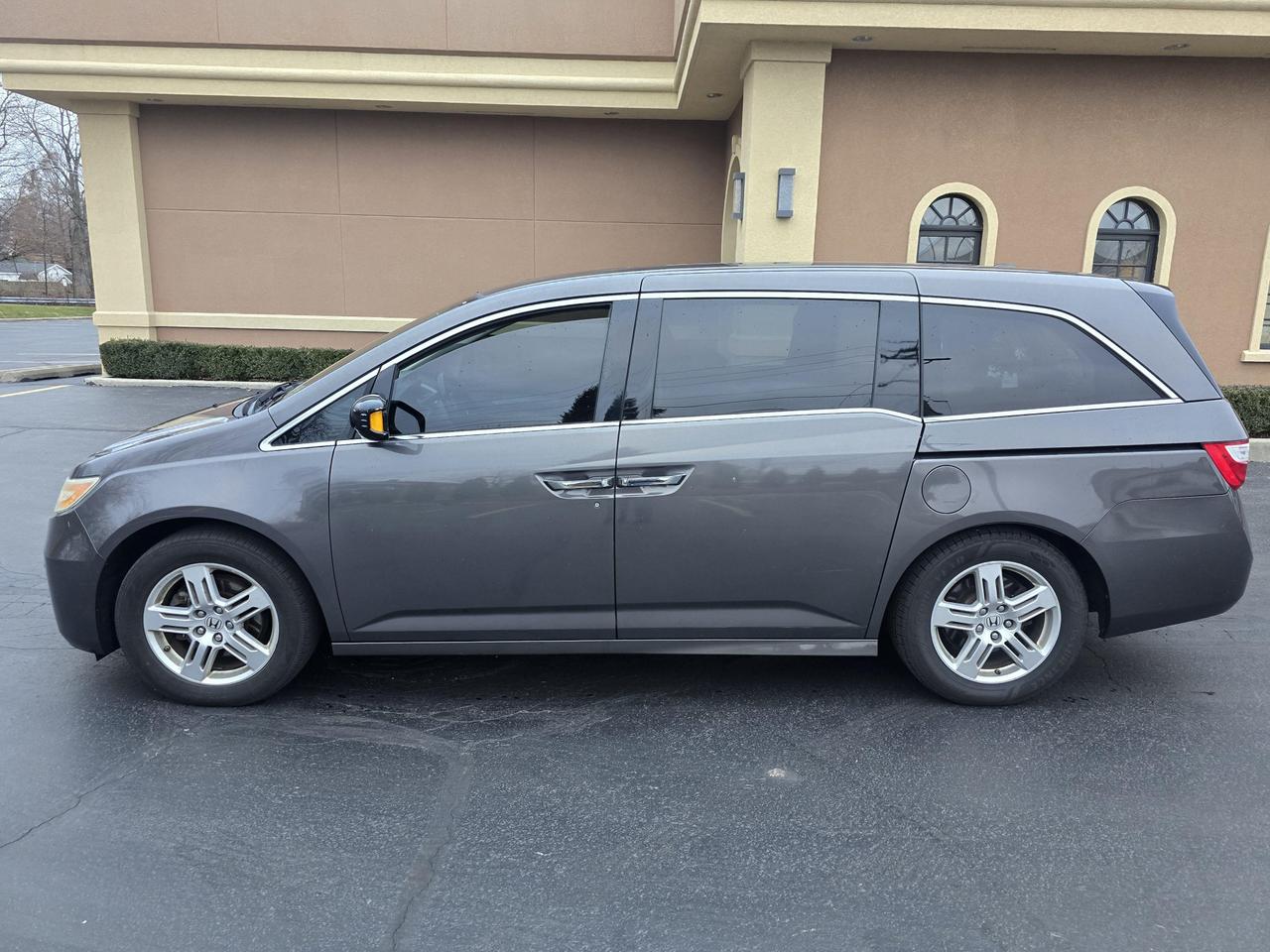 2013 Honda Odyssey Touring photo 15