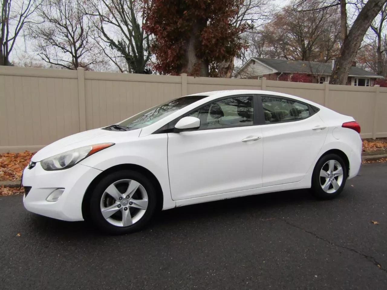 2013 Hyundai Elantra GLS photo 29