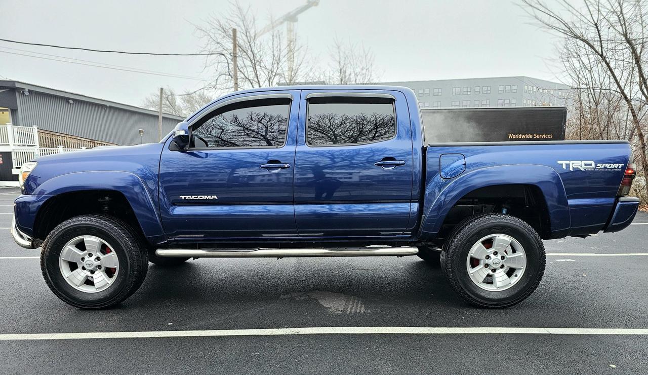 2015 Toyota Tacoma Base photo 8