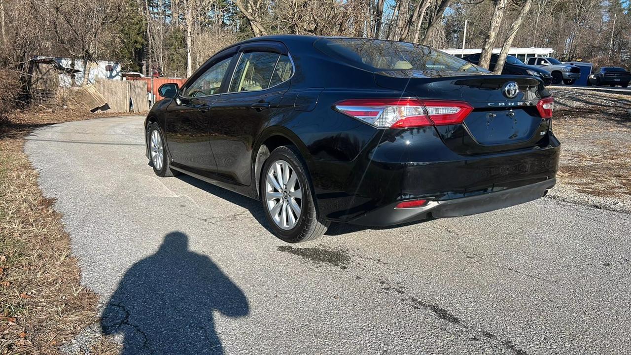 2018 Toyota Camry LE photo 29