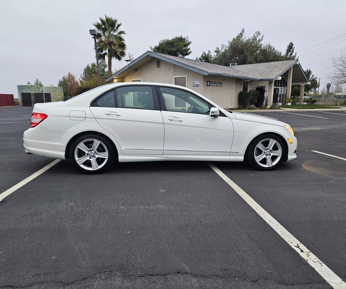 2010 Mercedes-Benz C-Class C300 Sport photo 15