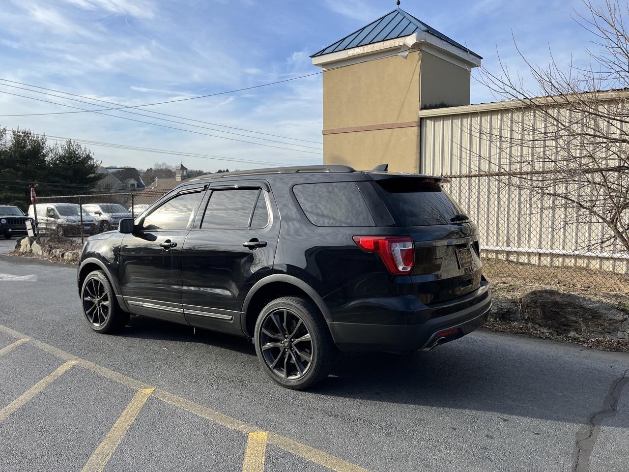 2017 Ford Explorer XLT photo 55