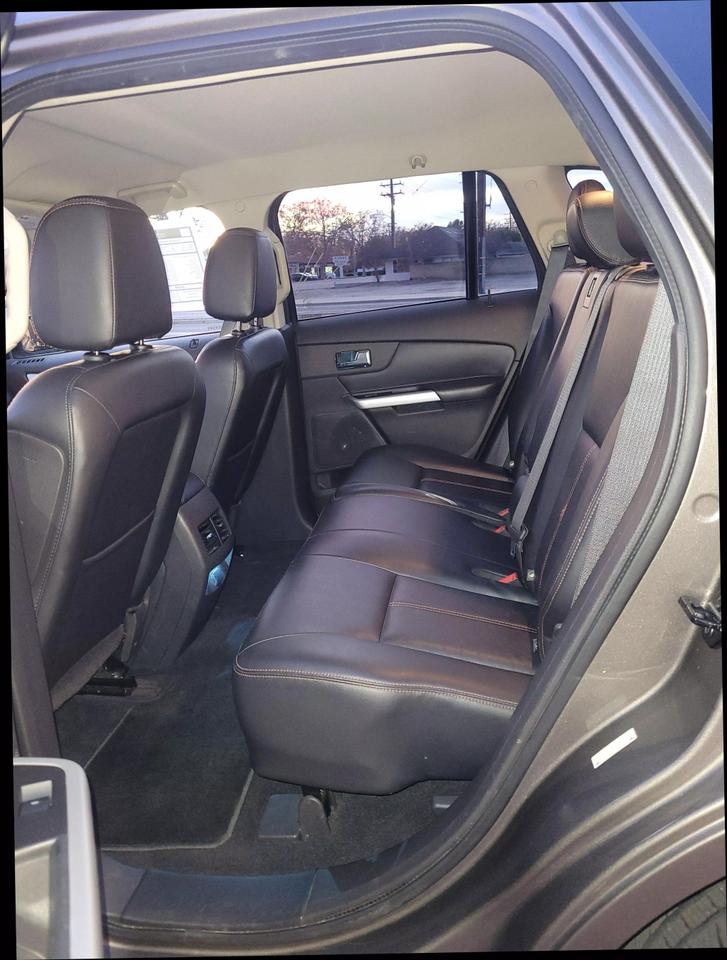 2012 Ford Edge Limited photo 17