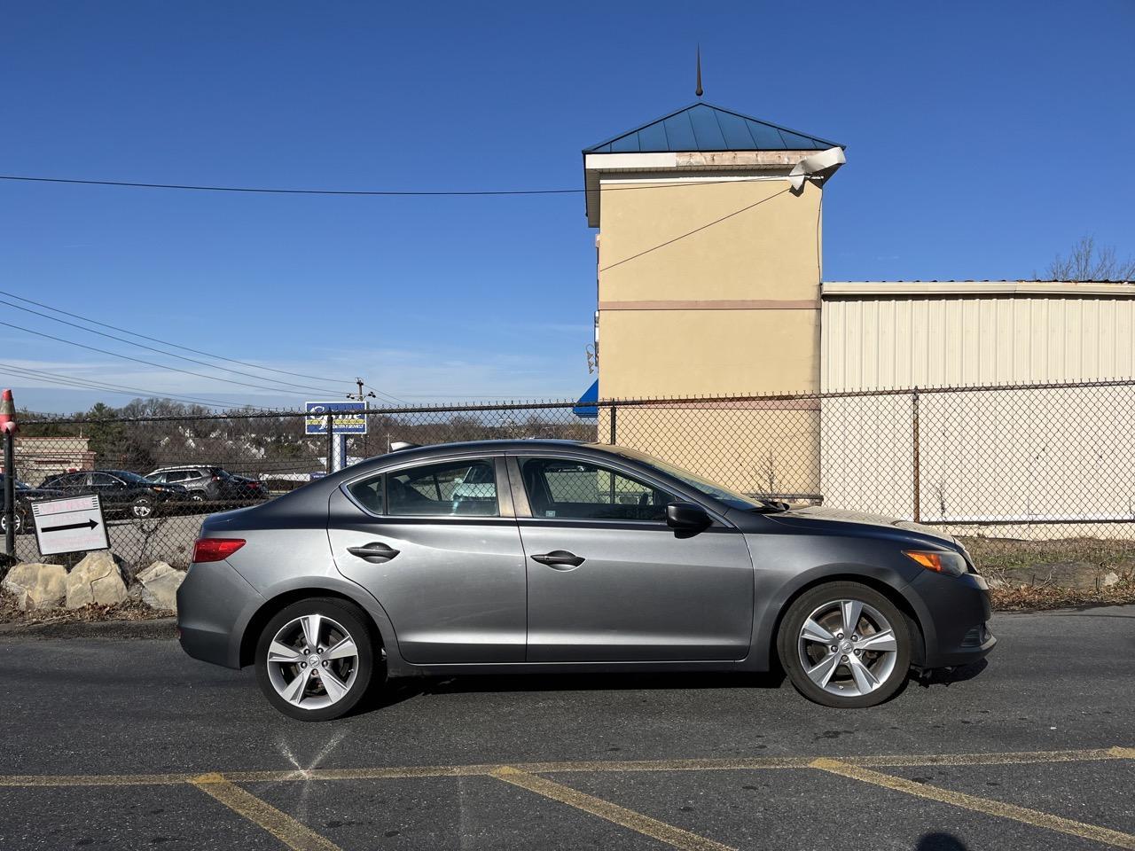 2013 Acura ILX Premium photo 61