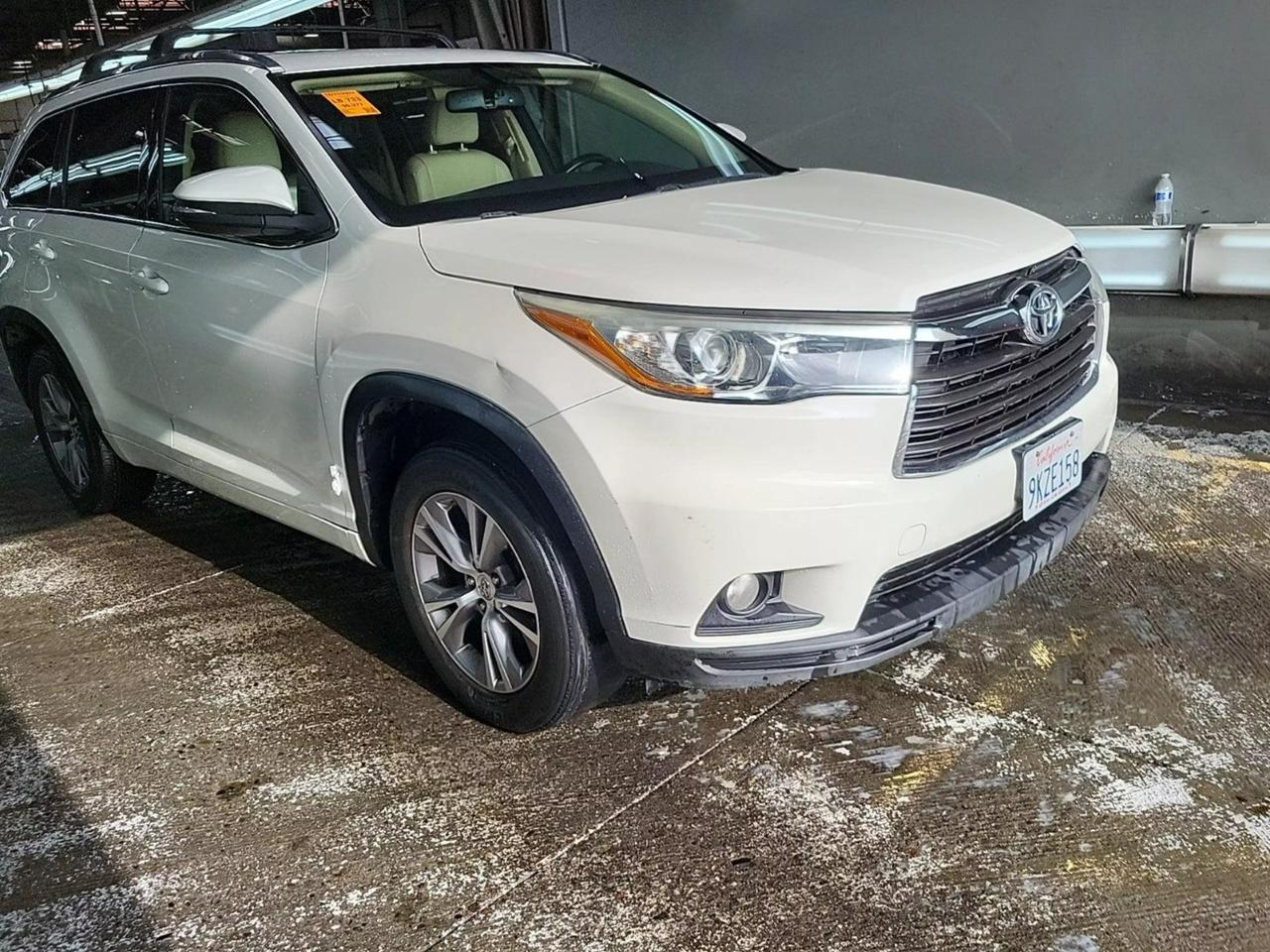 2015 Toyota Highlander XLE photo 9