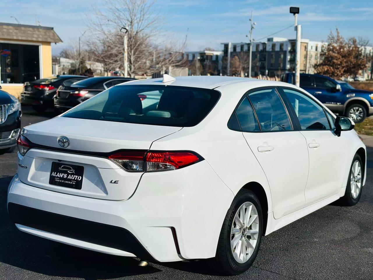 2021 Toyota Corolla LE photo 15