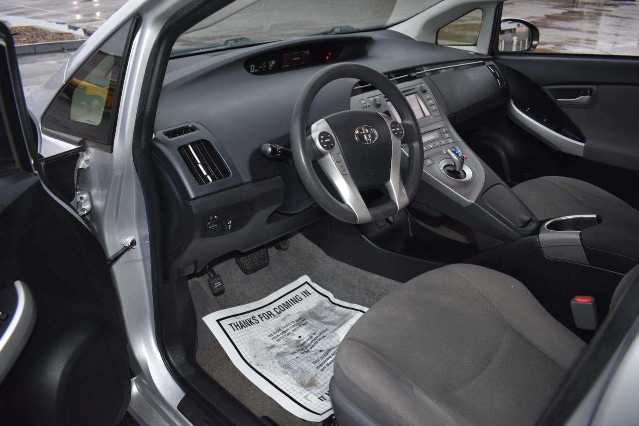 2015 Toyota Prius Two photo 35