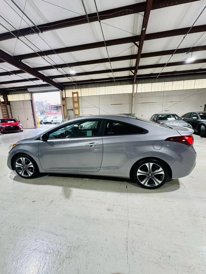 2014 Hyundai Elantra Coupe Base photo 11