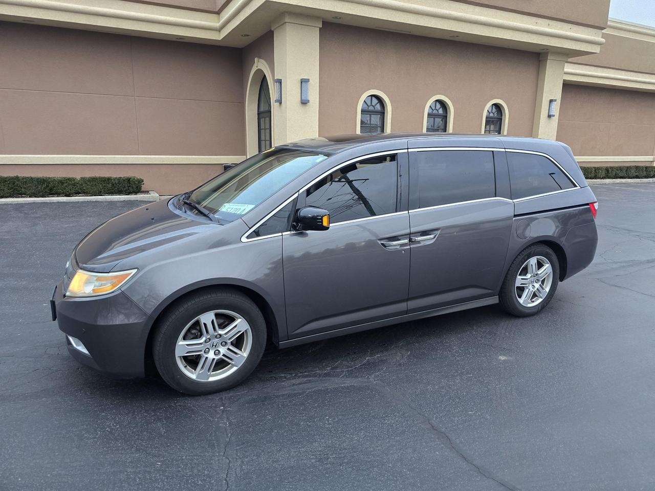 2013 Honda Odyssey Touring photo 13