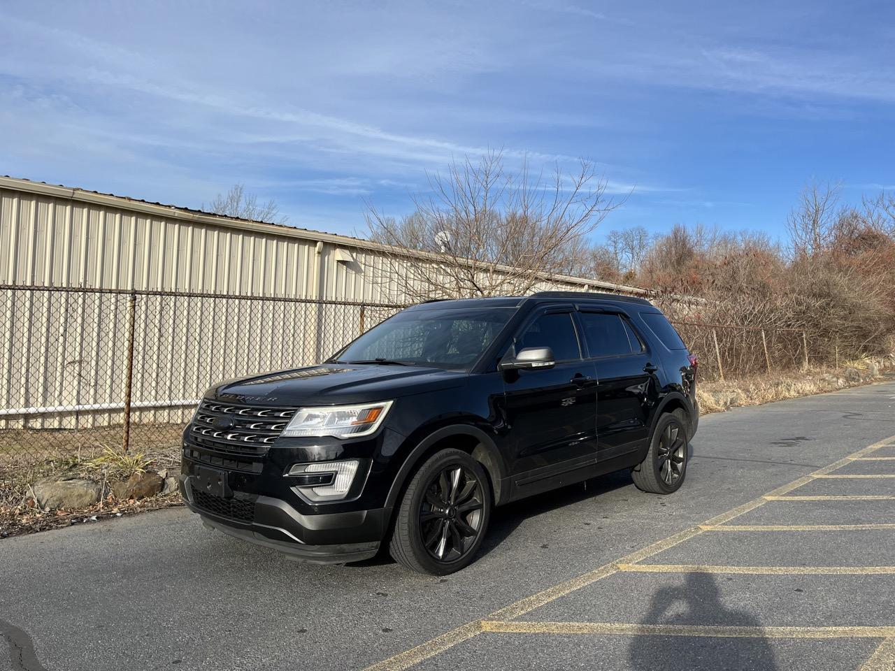 2017 Ford Explorer XLT photo 11