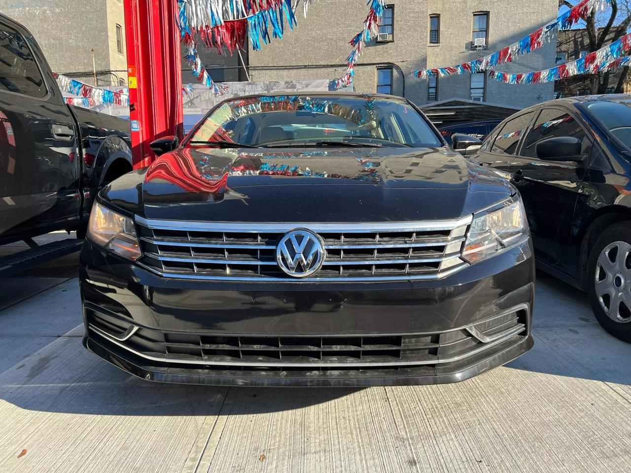 2019 Volkswagen Passat Wolfsburg Edition photo 3