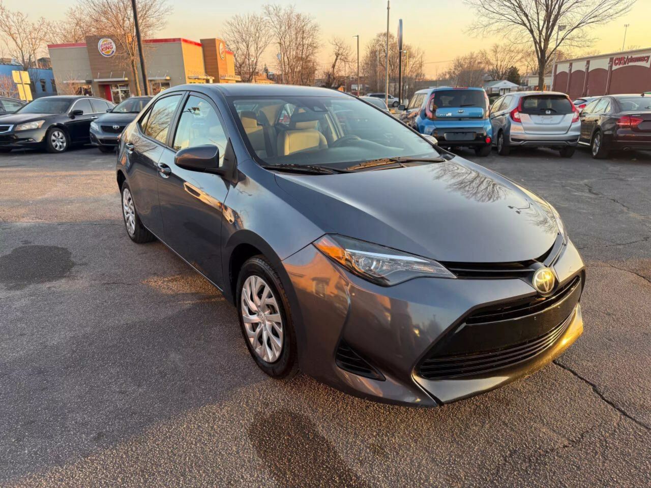 Used 2019 Toyota Corolla LE with VIN 5YFBURHE2KP915510 for sale in Saint Louis, MO