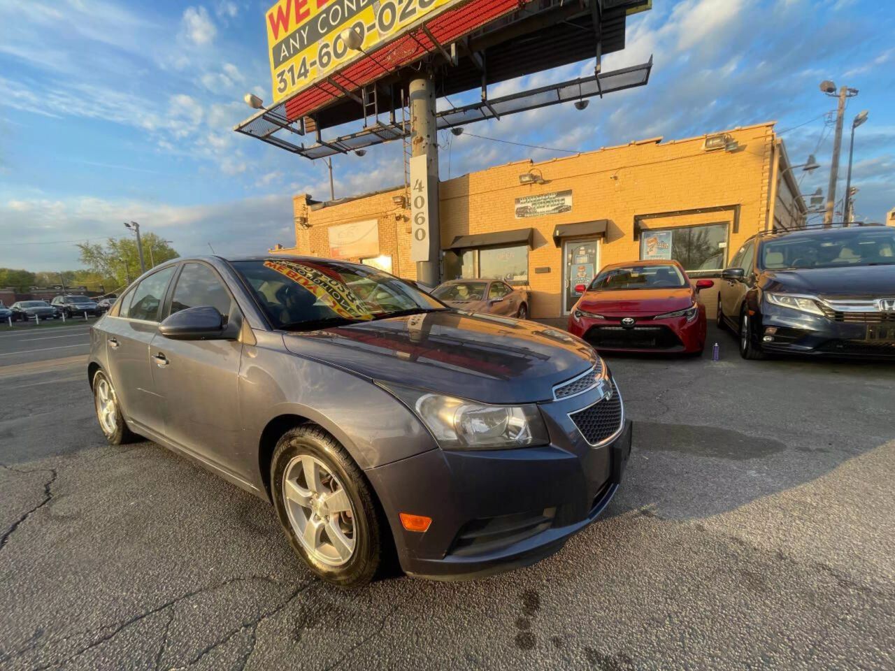 Used 2014 Chevrolet Cruze 1LT with VIN 1G1PC5SB5E7260239 for sale in Saint Louis, MO