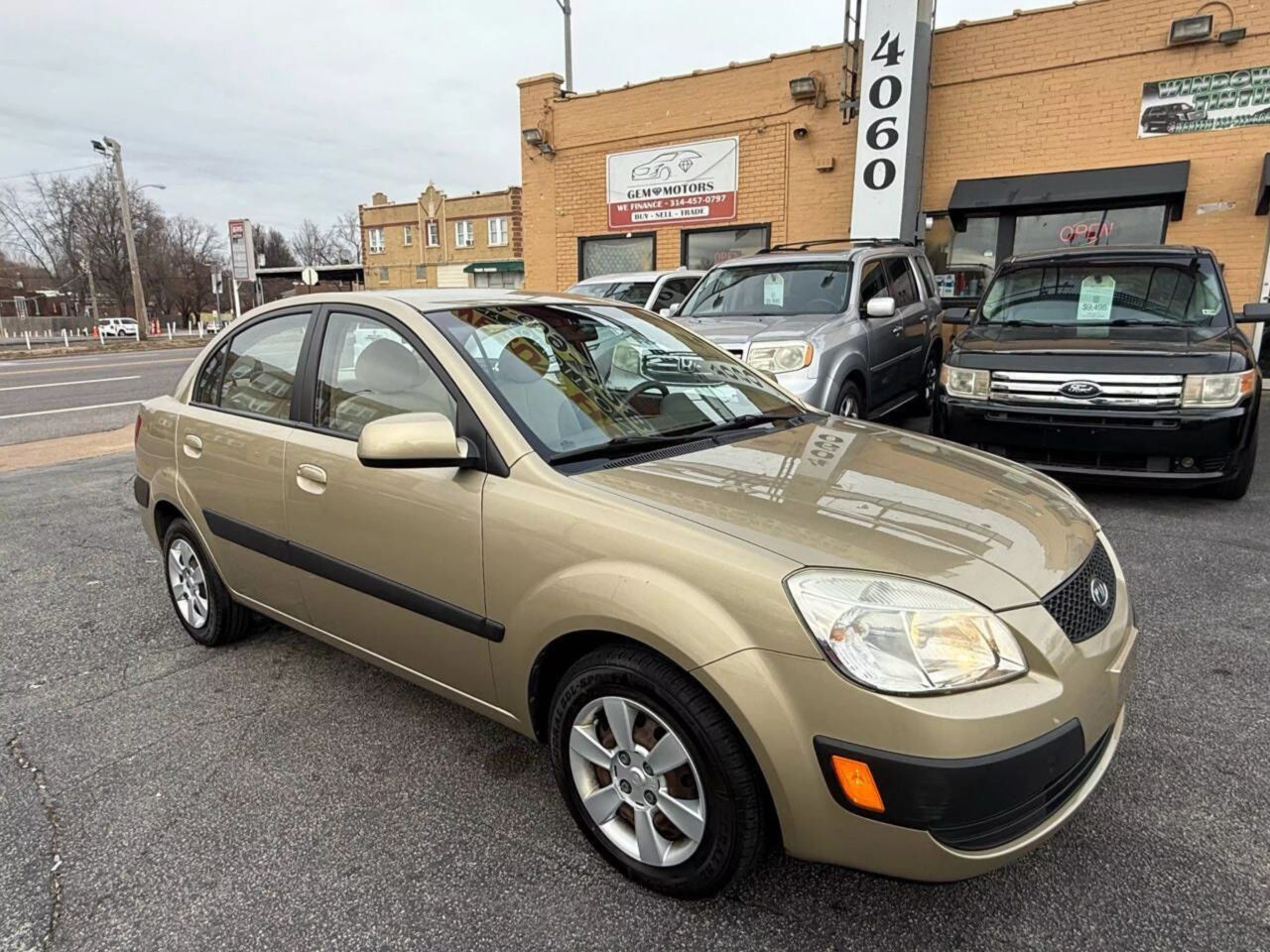 Used 2007 Kia Rio LX with VIN KNADE123276216839 for sale in Saint Louis, MO