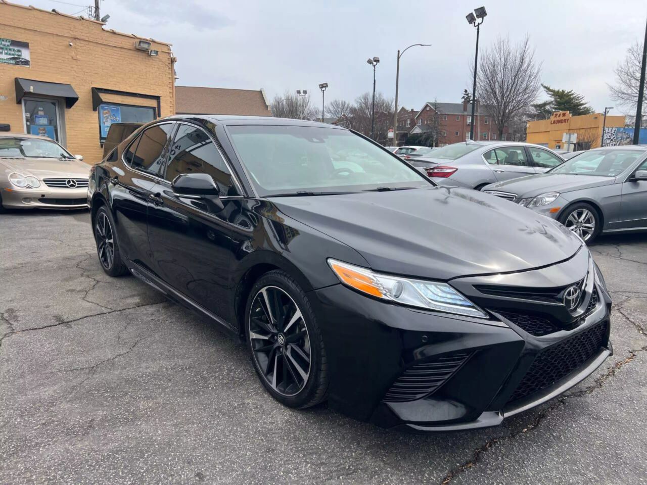 Used 2018 Toyota Camry XSE with VIN 4T1B61HK5JU514337 for sale in Saint Louis, MO