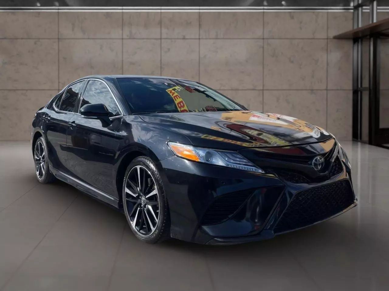 Used 2018 Toyota Camry XSE with VIN 4T1B61HK5JU514337 for sale in Saint Louis, MO