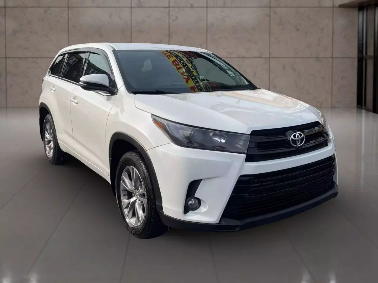 Used 2015 Toyota Highlander LE Plus with VIN 5TDBKRFH7FS174206 for sale in Saint Louis, MO