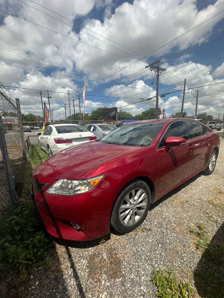2015 Lexus ES 300h Base