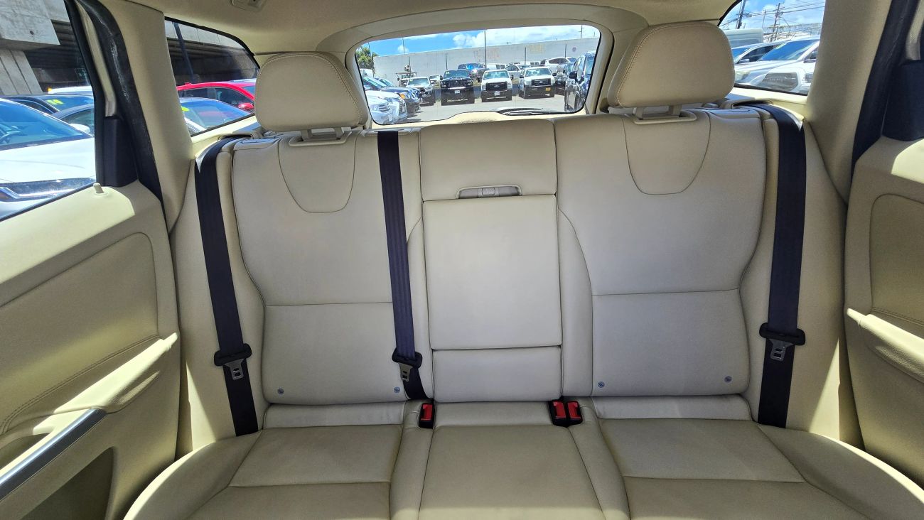 USED 2015 VOLVO XC60 for sale in HONOLULU, HI - CarZing