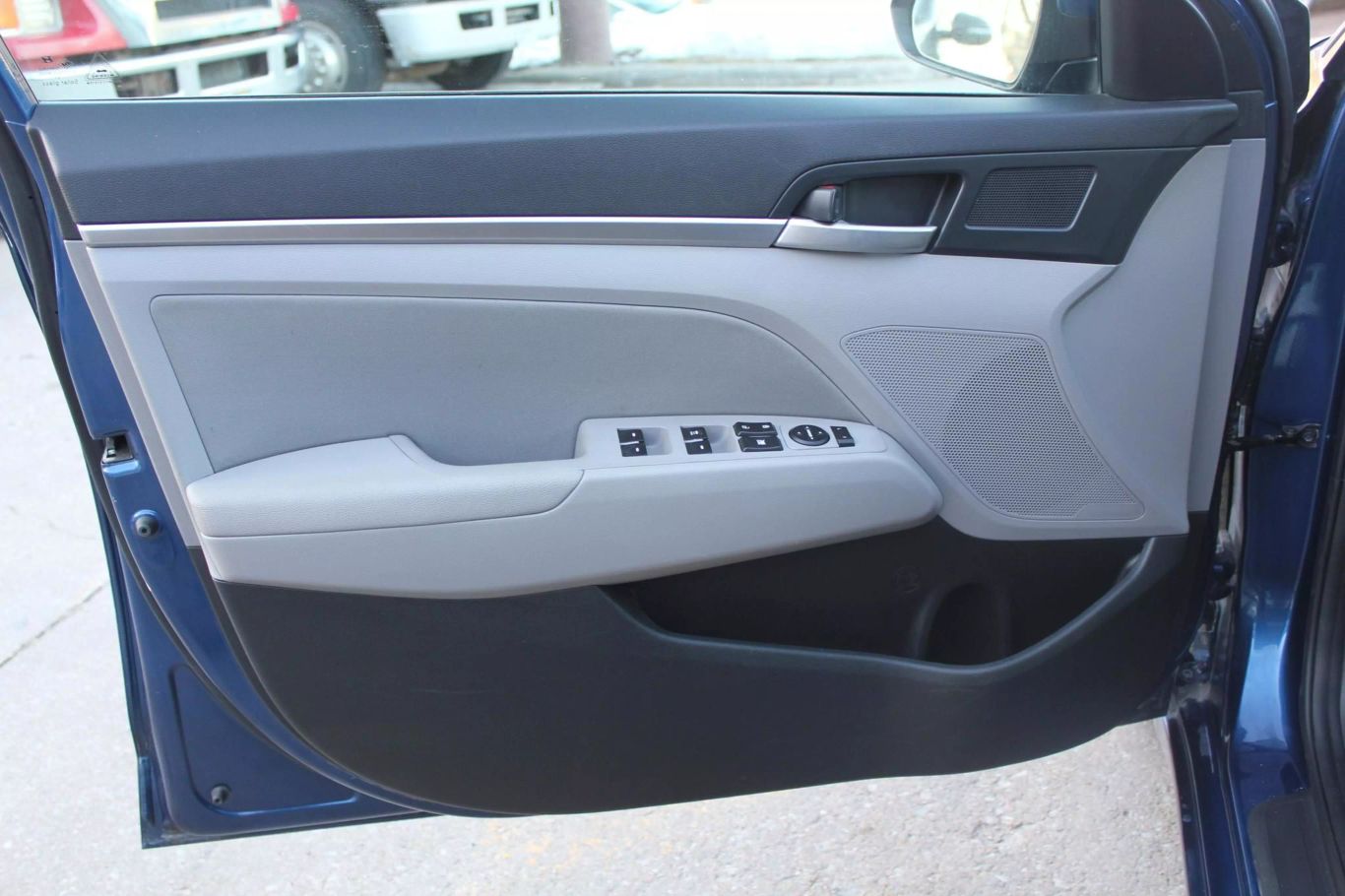 2020 Hyundai Elantra Sel Sedan 4d - Image 11