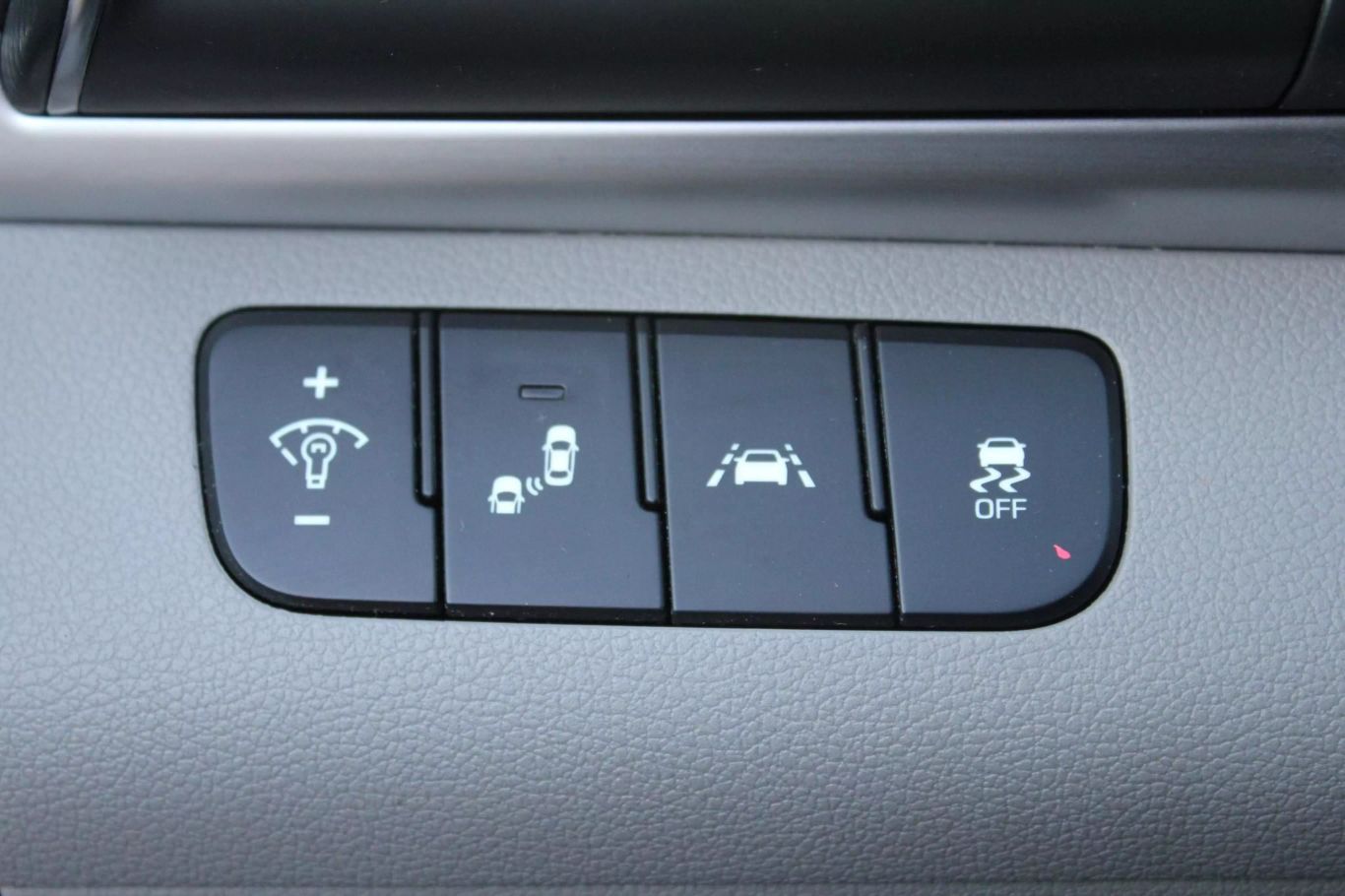 2020 Hyundai Elantra Sel Sedan 4d - Image 19