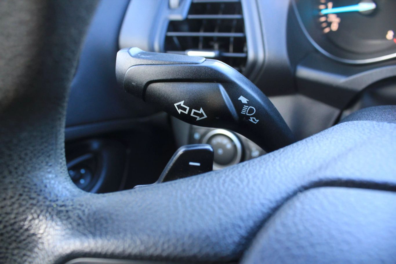 2017 Ford Escape Se Sport Utility 4d - Image 30