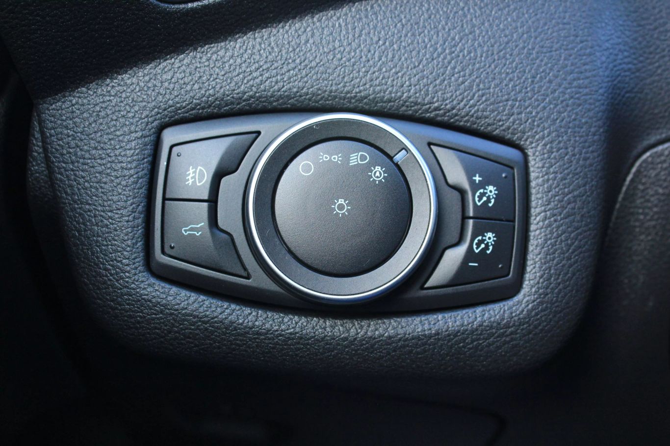 2017 Ford Escape Se Sport Utility 4d - Image 26
